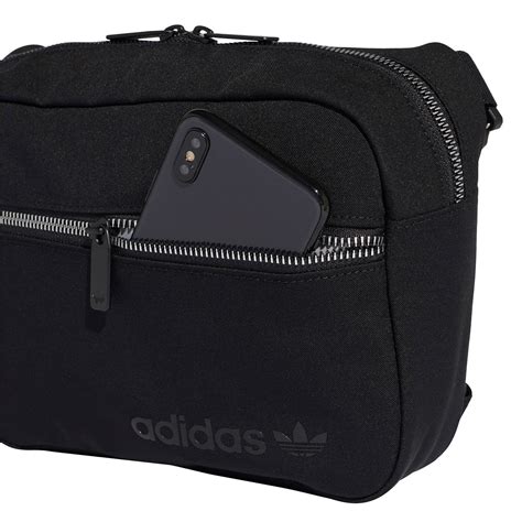 adidas schoudertas klein voor een man|Adidas Schoudertassen voor heren online • ZALANDO • Shop nu!.